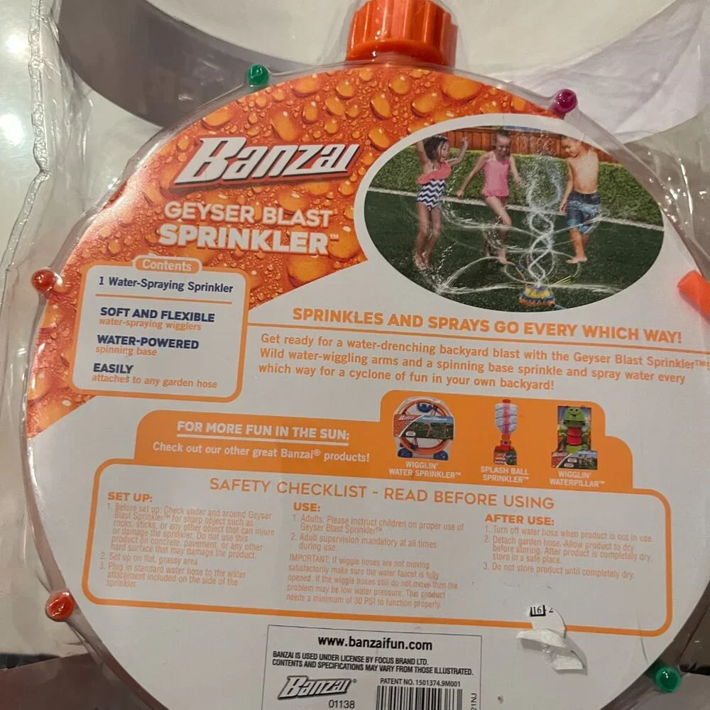 Sprinkler Water Toy-  Banzai Geyser Blast   ‎  Ages 3+ (NEW)